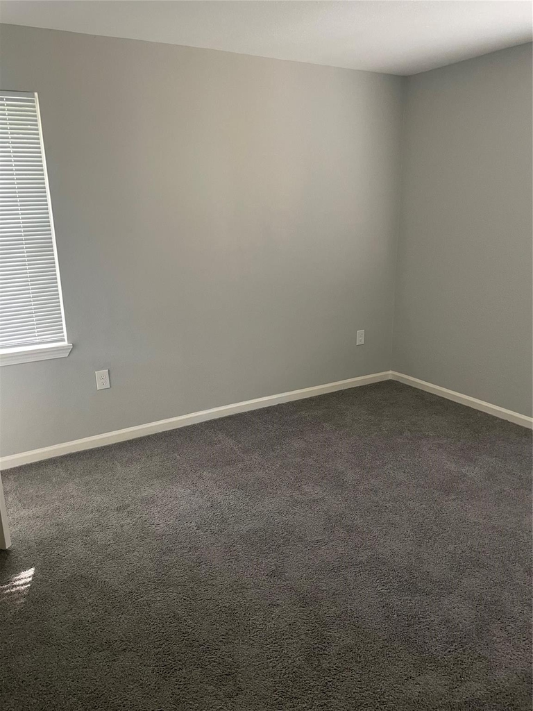 9216 1/2 E Avenue P - Photo 8