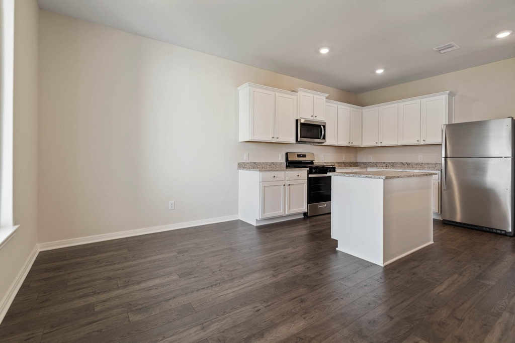 16483 Honeysuckle Hill Drive - Photo 10