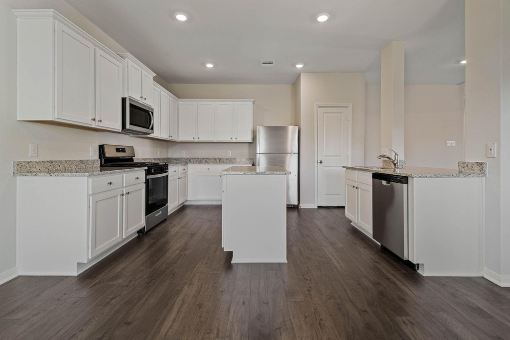 16483 Honeysuckle Hill Drive - Photo 4
