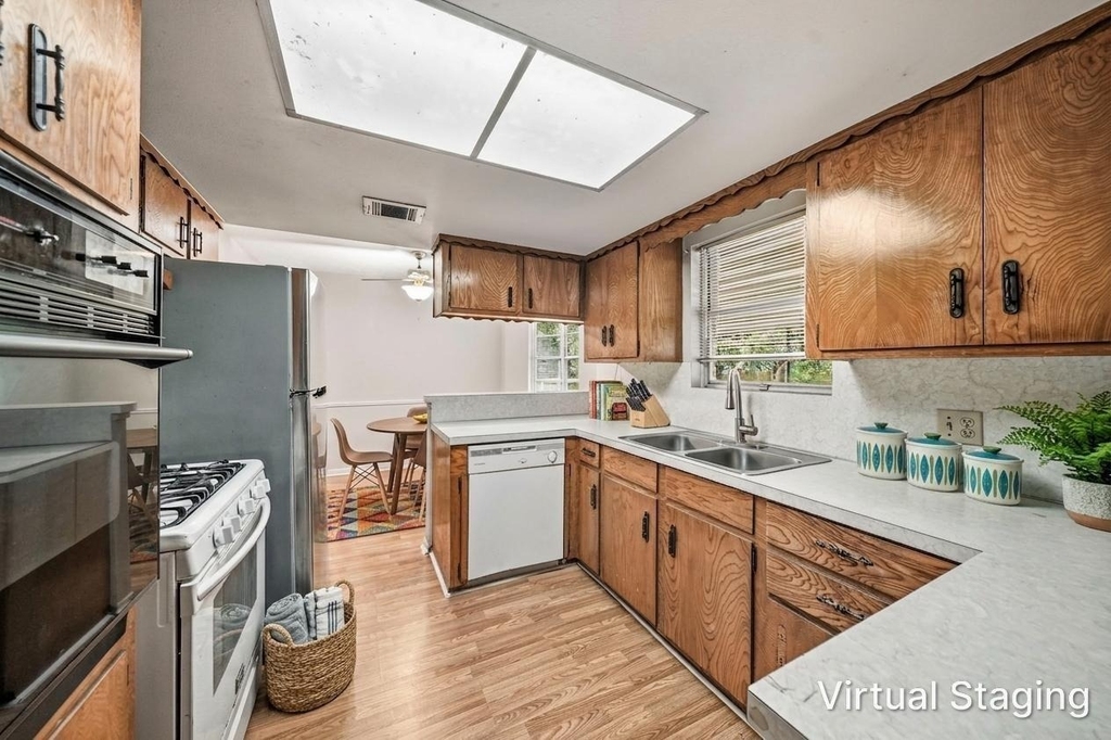 3324 Kathryn Circle - Photo 2