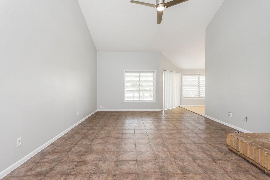 2015 Braesmeadow Lane - Photo 1
