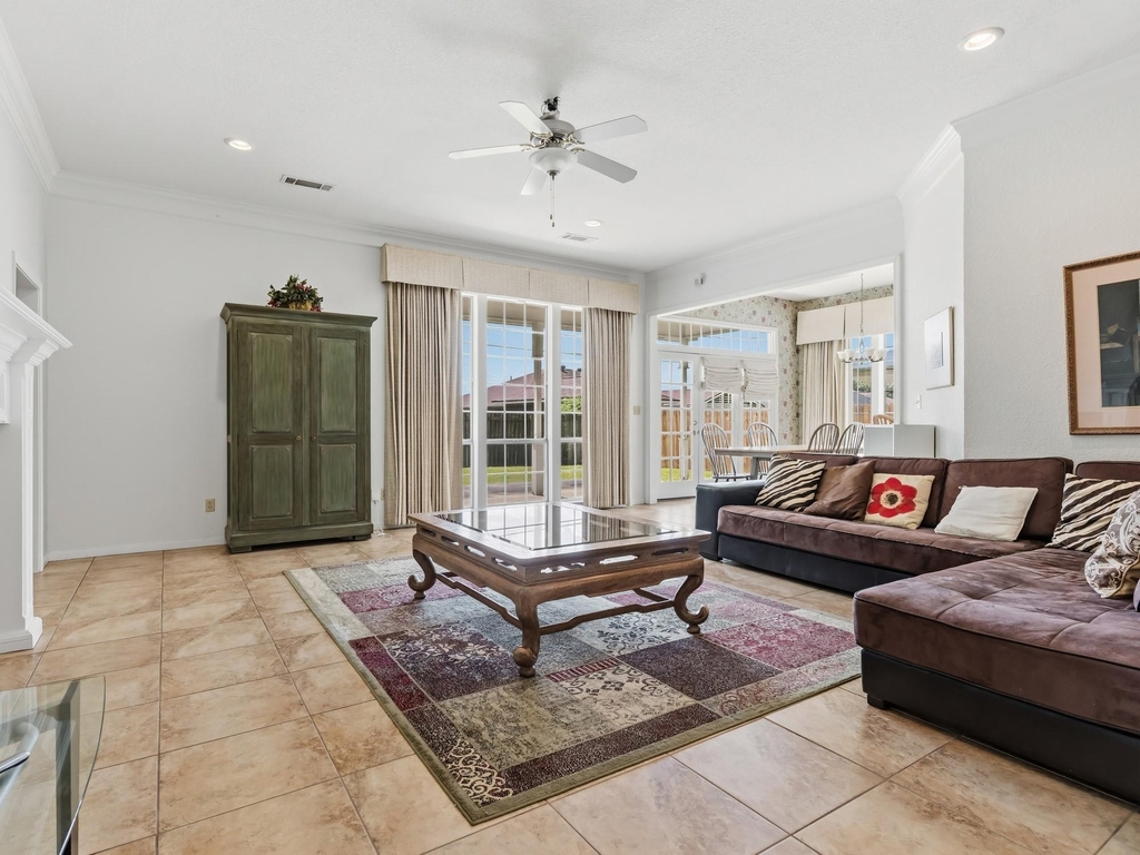 2107 Avenue K - Photo 6