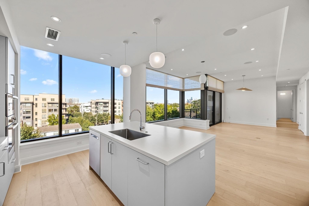 2323 W Main Street - Photo 9