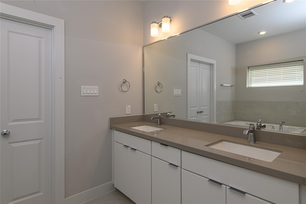 1274 N Post Oak Road - Photo 8
