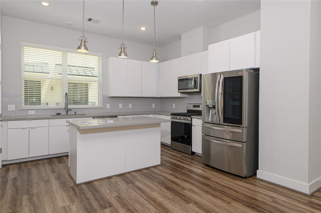 1274 N Post Oak Road - Photo 2