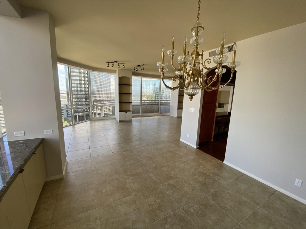 14 Greenway Plaza - Photo 2