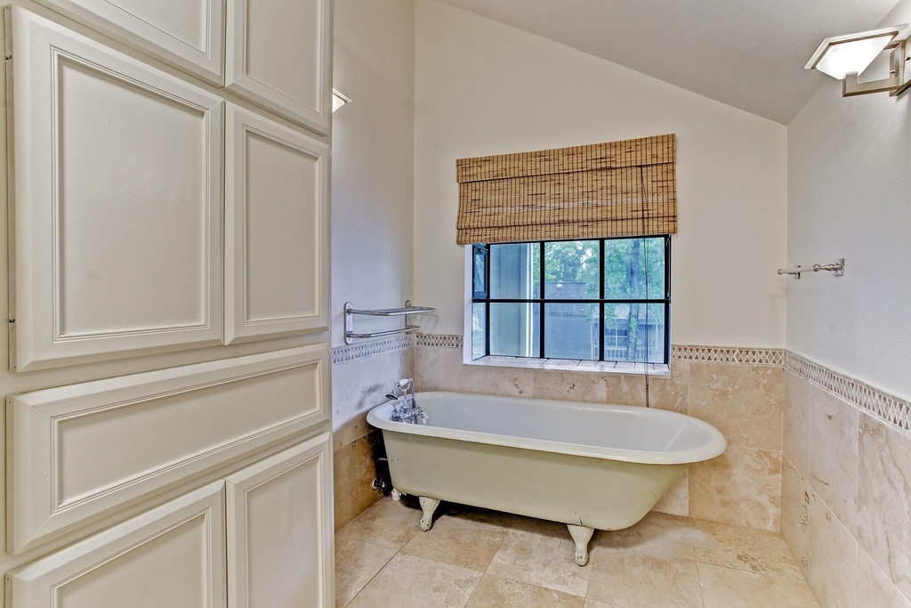613 E 21st Street - Photo 17