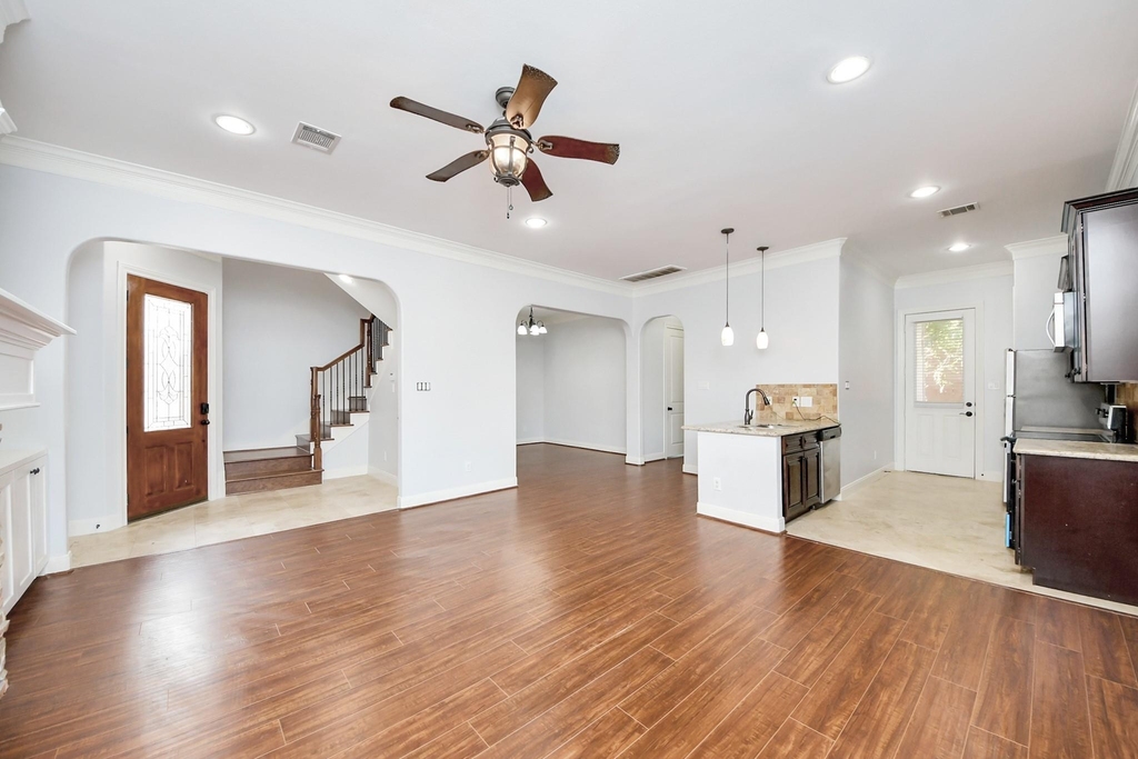 11045 Upland Forest Drive - Photo 3