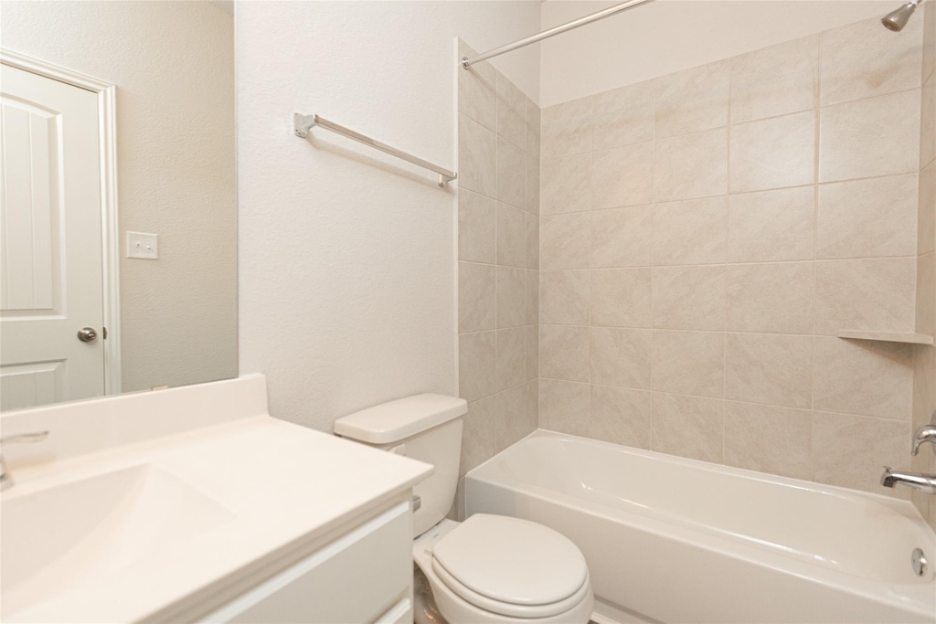24811 Landolfi Drive - Photo 5