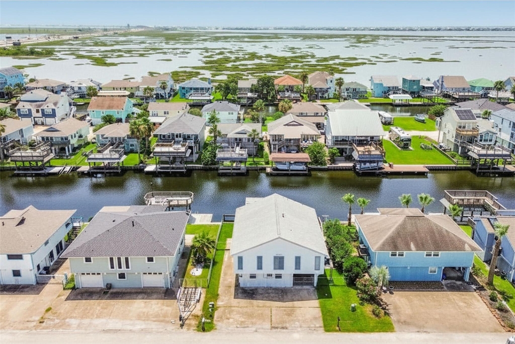1073 Redfish Street - Photo 3