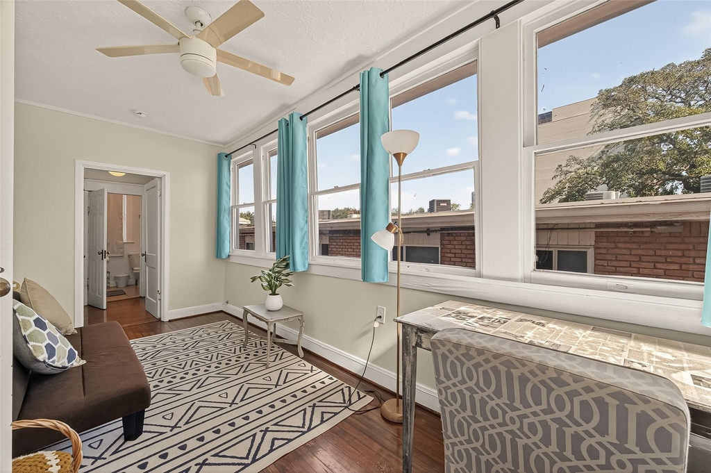 324 W Alabama Street - Photo 11