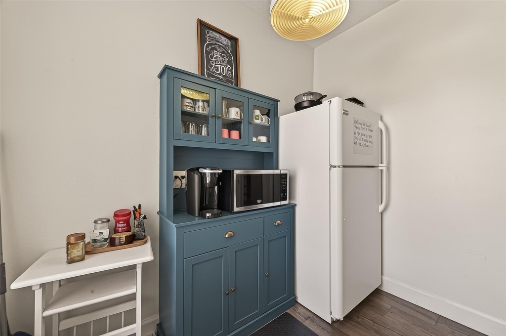 324 W Alabama Street - Photo 10