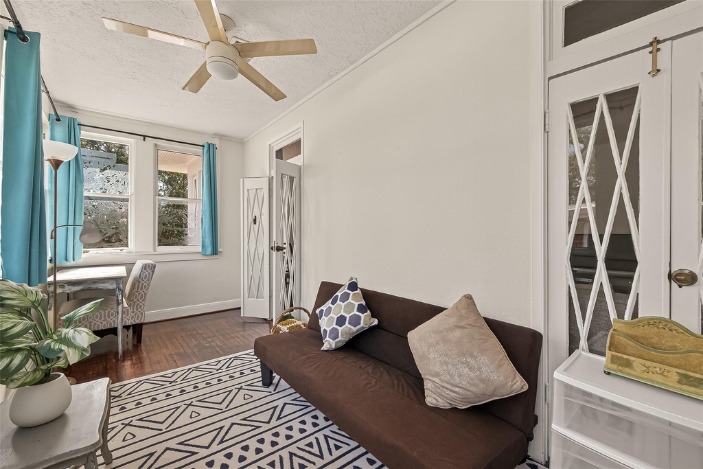 324 W Alabama Street - Photo 12