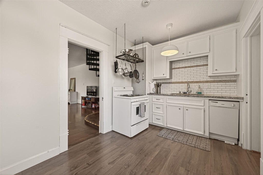324 W Alabama Street - Photo 6