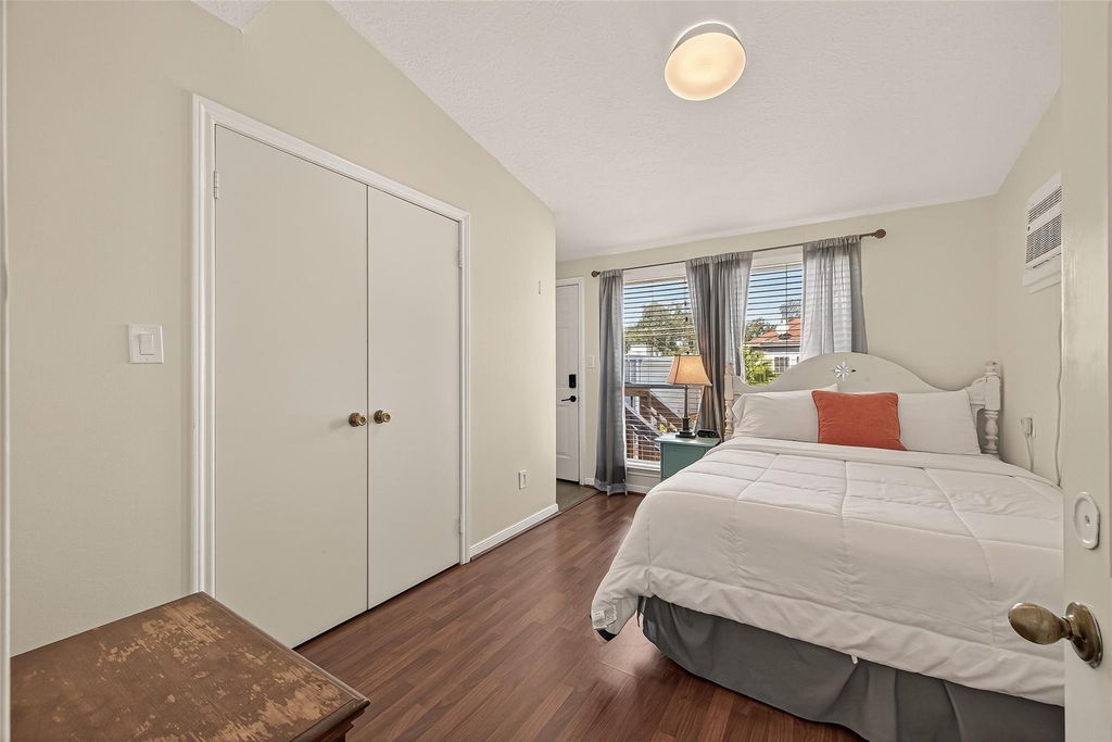324 W Alabama Street - Photo 13