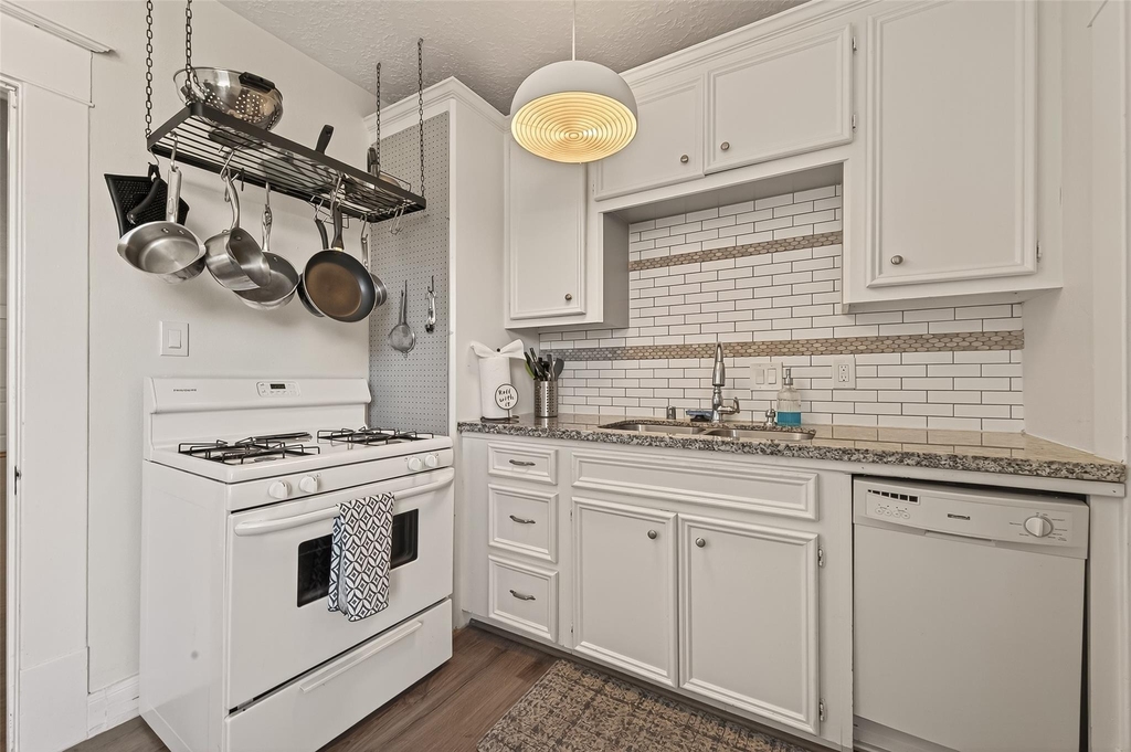 324 W Alabama Street - Photo 7