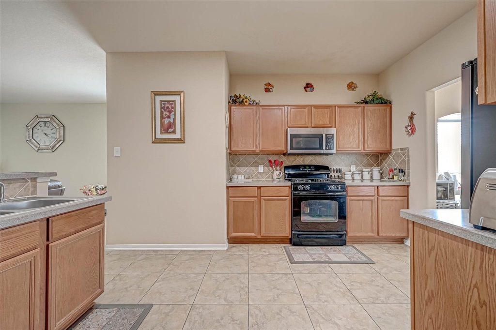 19223 Brook Village Road - Photo 27