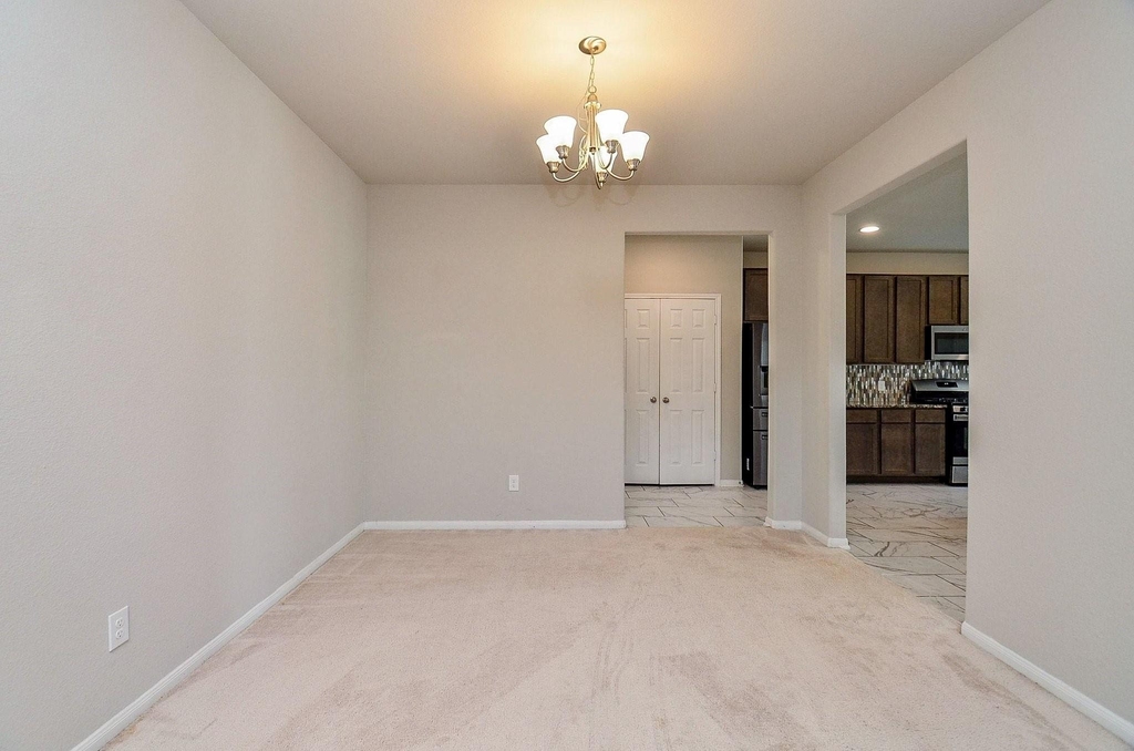 5443 Grand View Drive - Photo 8