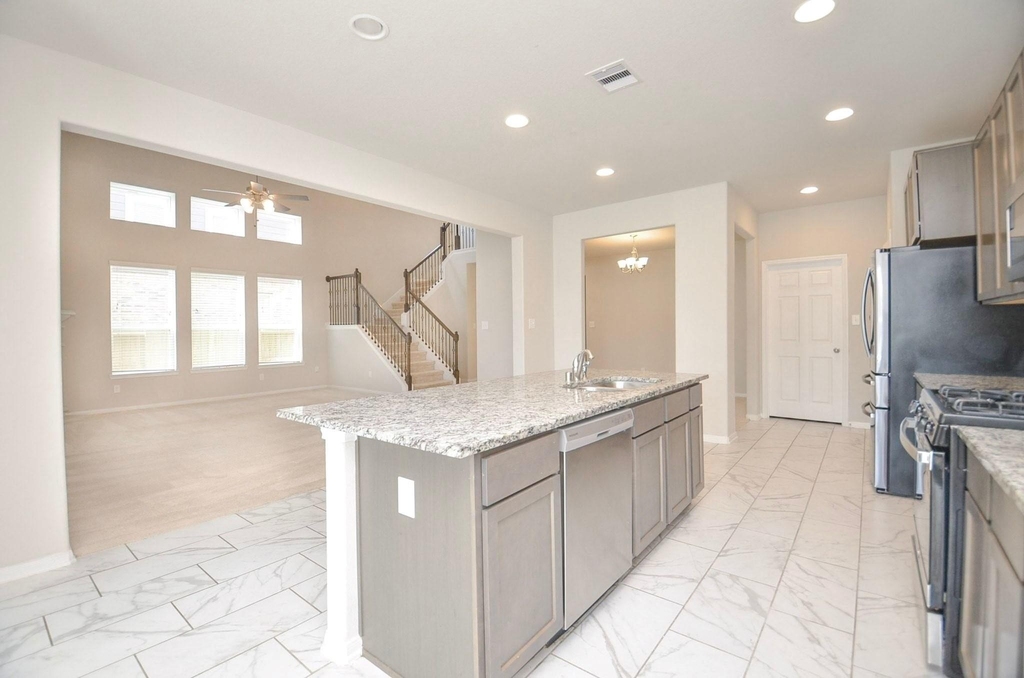 5443 Grand View Drive - Photo 6