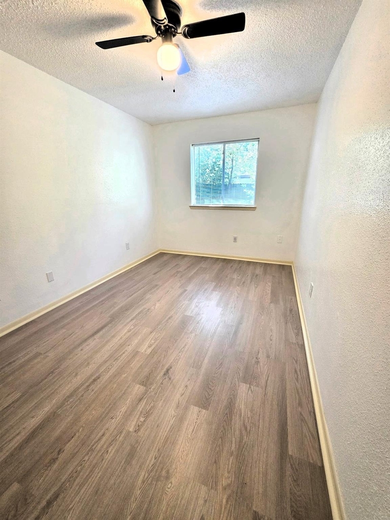 3102 E Heatherock Circle - Photo 5