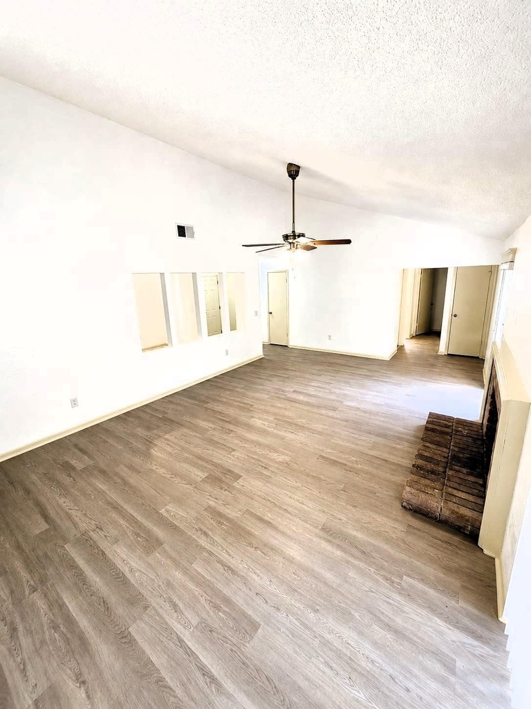 3102 E Heatherock Circle - Photo 9