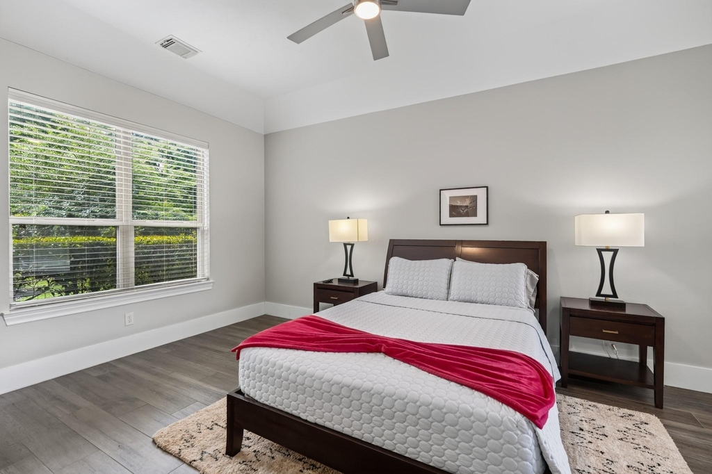 110 S Veilwood Circle - Photo 33