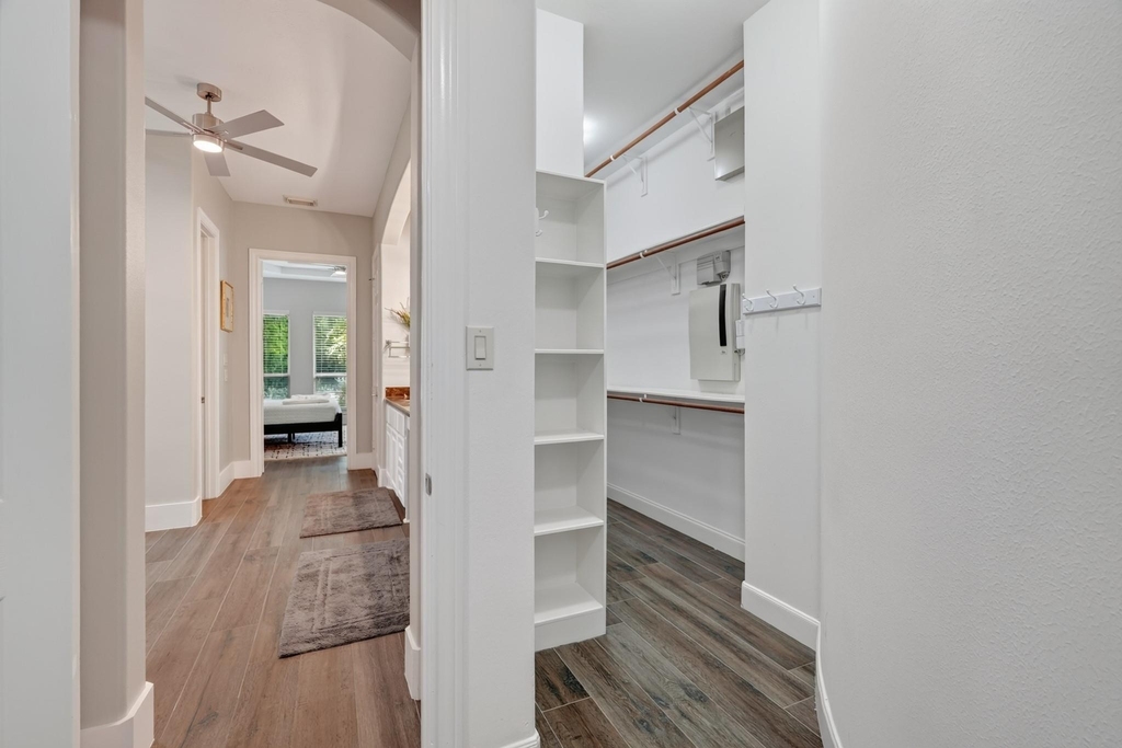 110 S Veilwood Circle - Photo 28