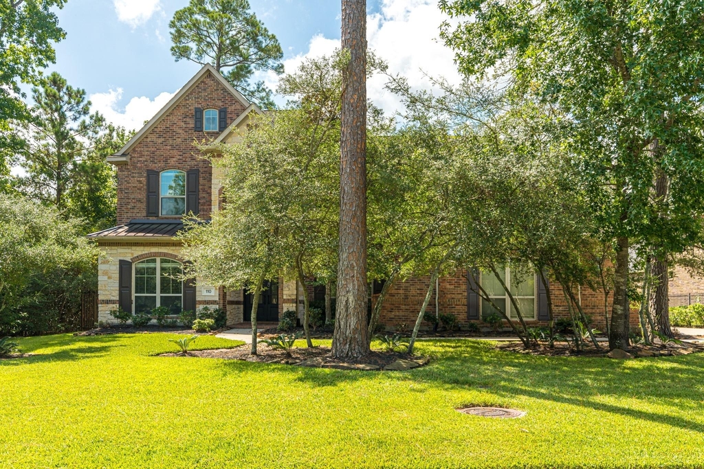 110 S Veilwood Circle - Photo 1