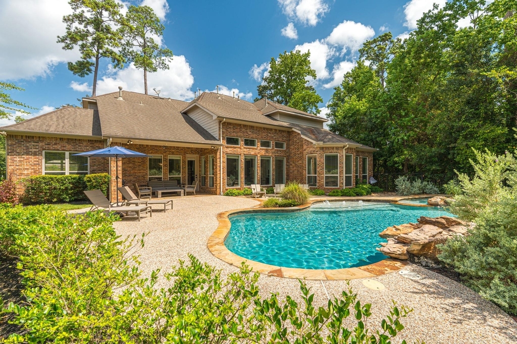 110 S Veilwood Circle - Photo 0