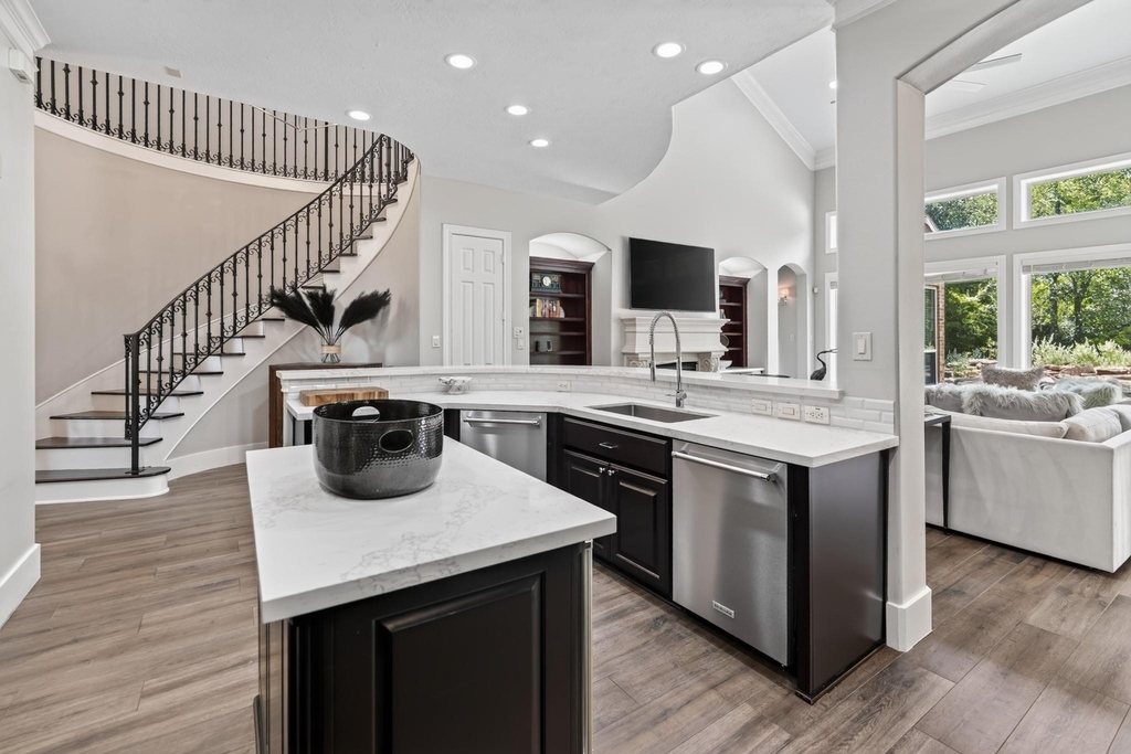 110 S Veilwood Circle - Photo 13
