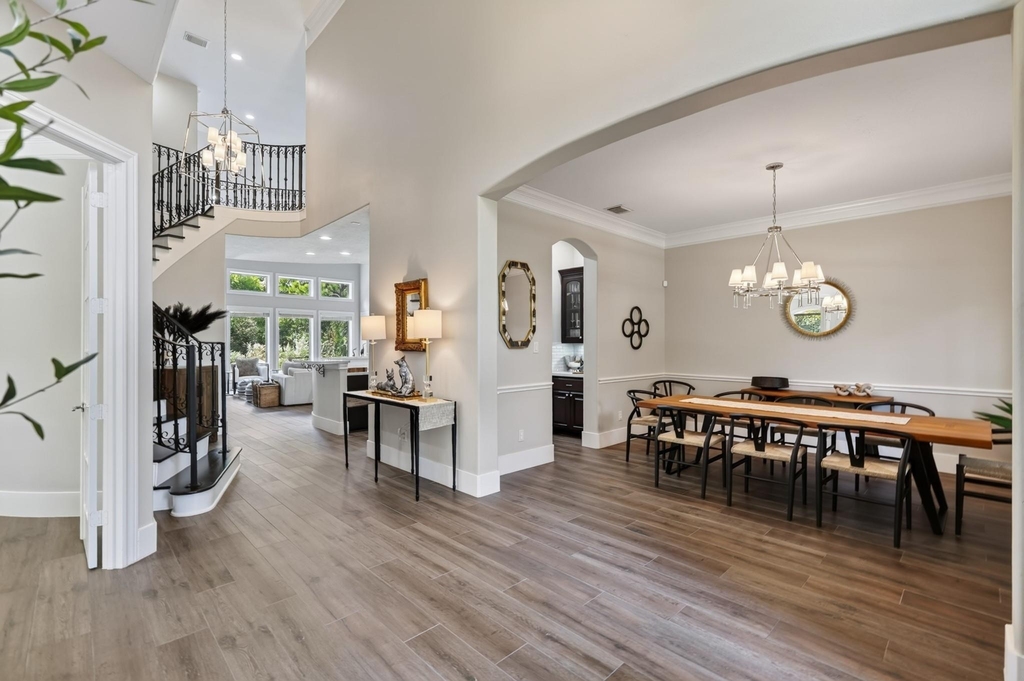 110 S Veilwood Circle - Photo 5