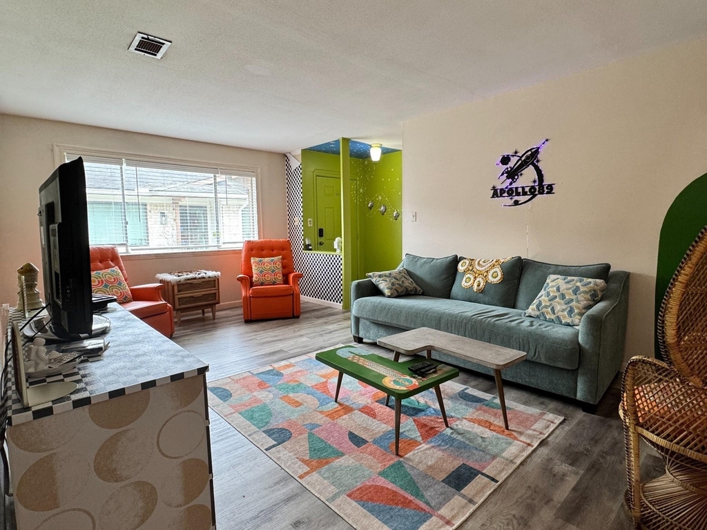 1432 Ramada Drive - Photo 2