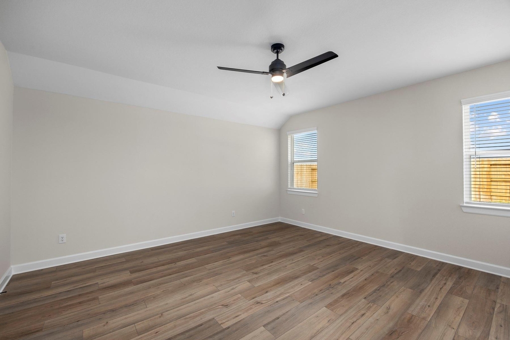3210 Banyan Drive - Photo 4