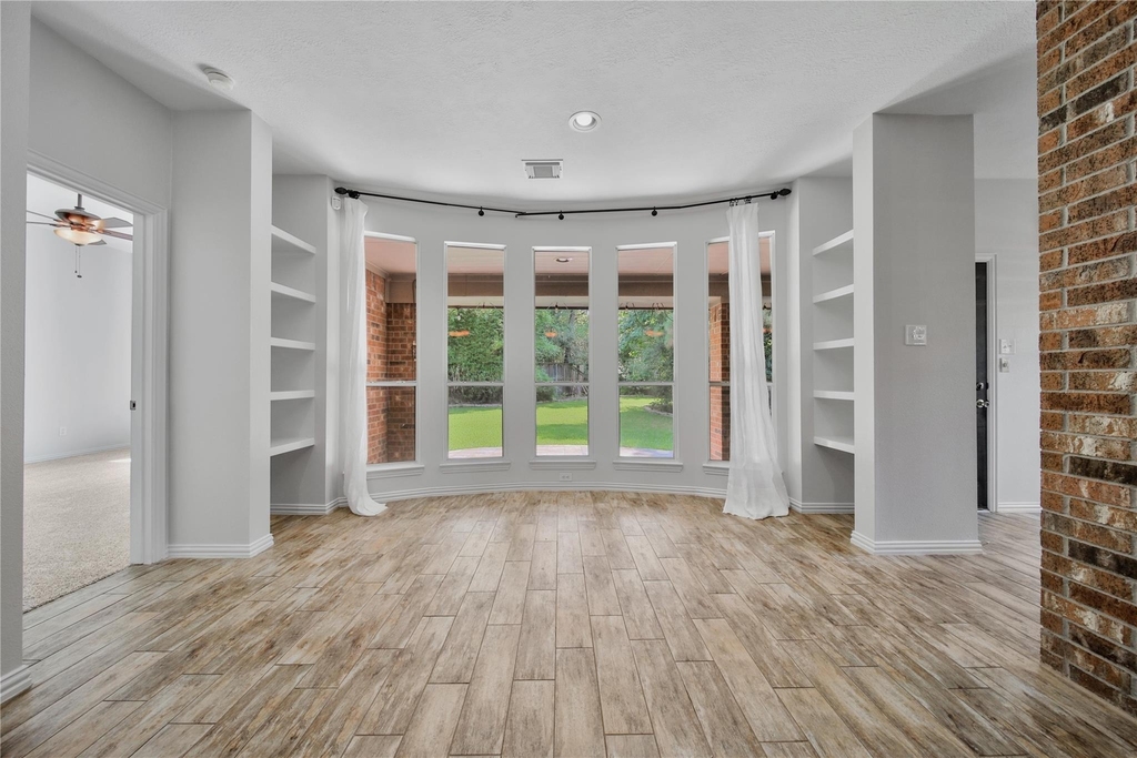 14 Beauty Bower Place - Photo 14