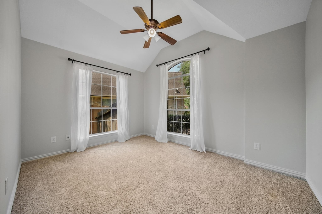 14 Beauty Bower Place - Photo 6