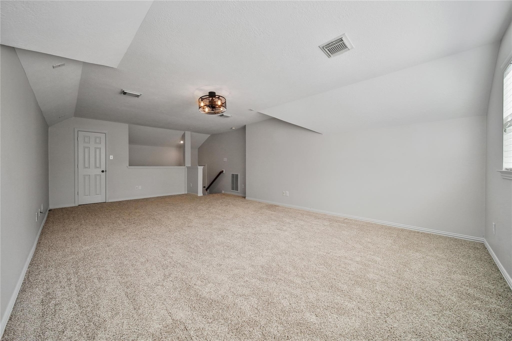 14 Beauty Bower Place - Photo 32