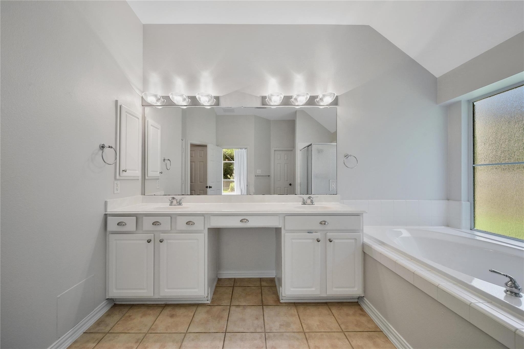 14 Beauty Bower Place - Photo 22