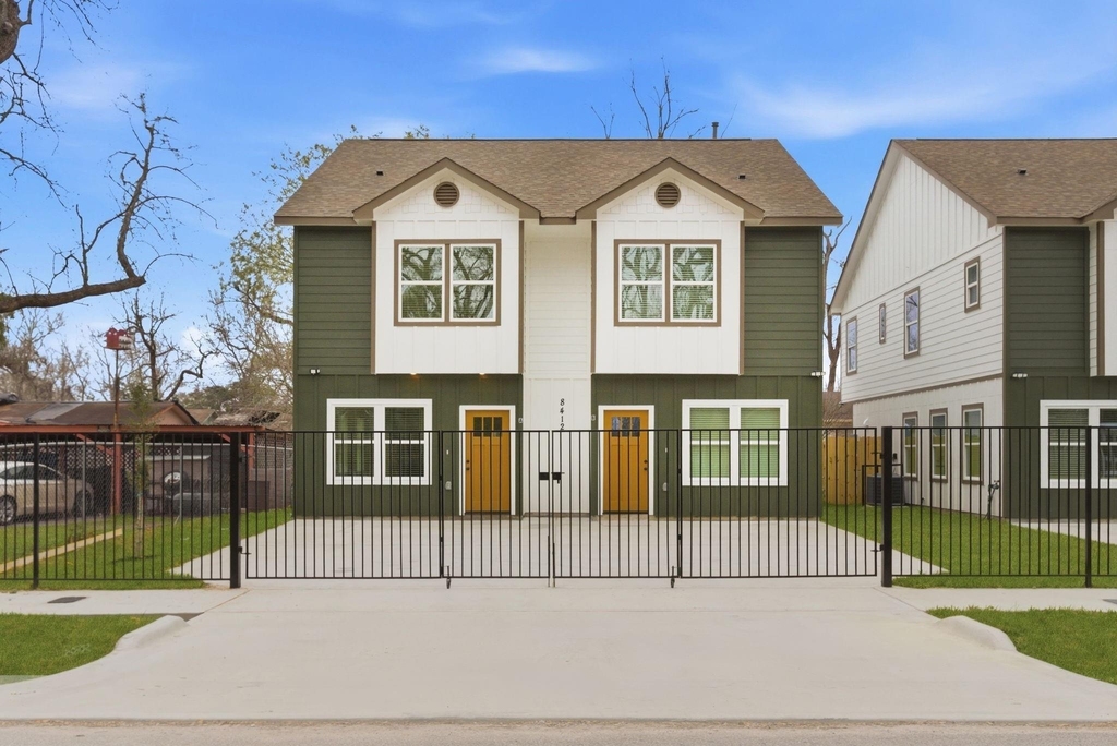 8412 Darien Street - Photo 1