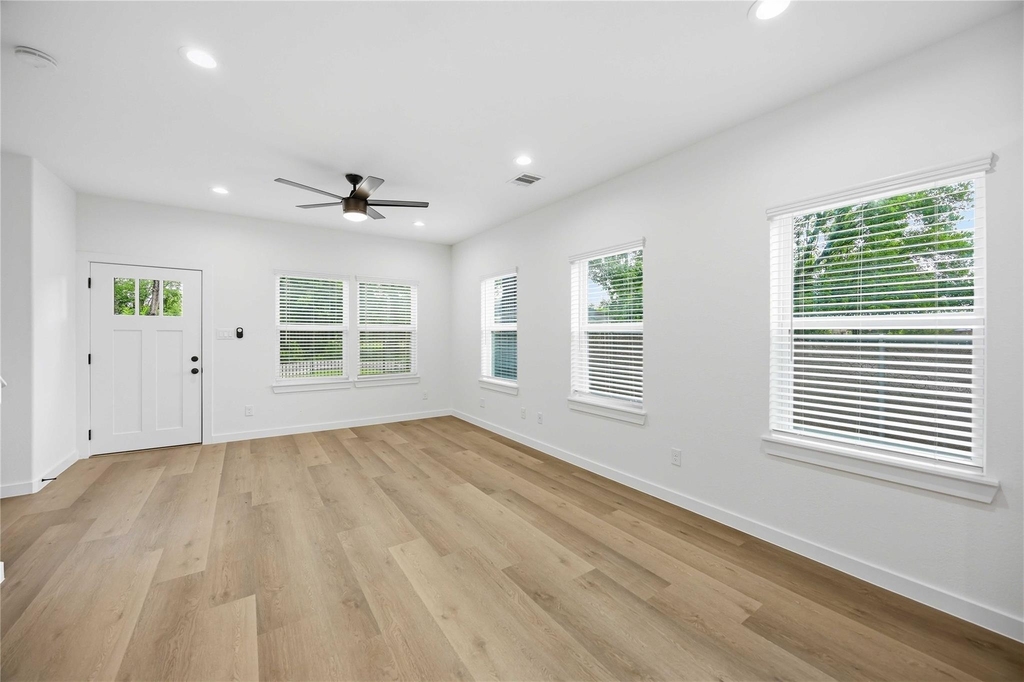 8412 Darien Street - Photo 6