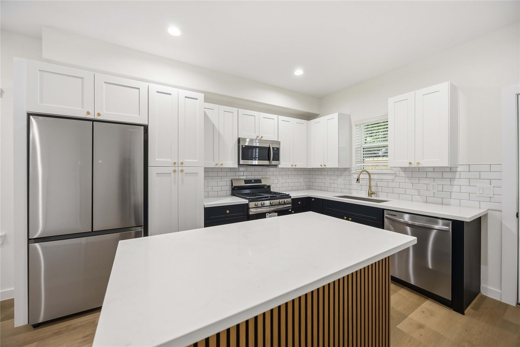 8412 Darien Street - Photo 3