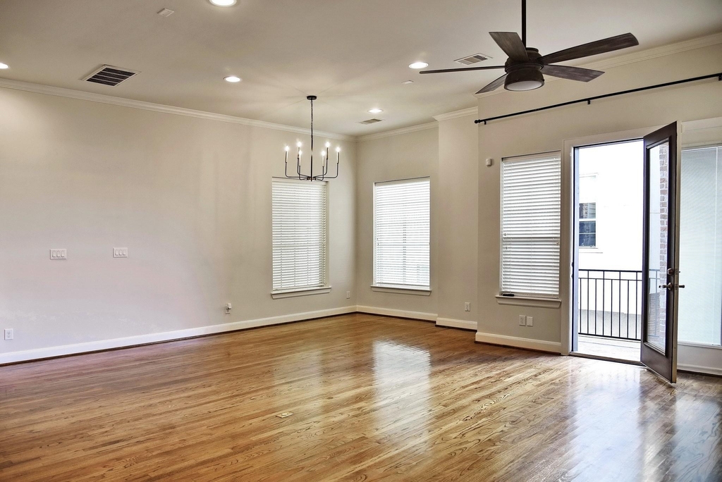 2211 Chenevert Street - Photo 9
