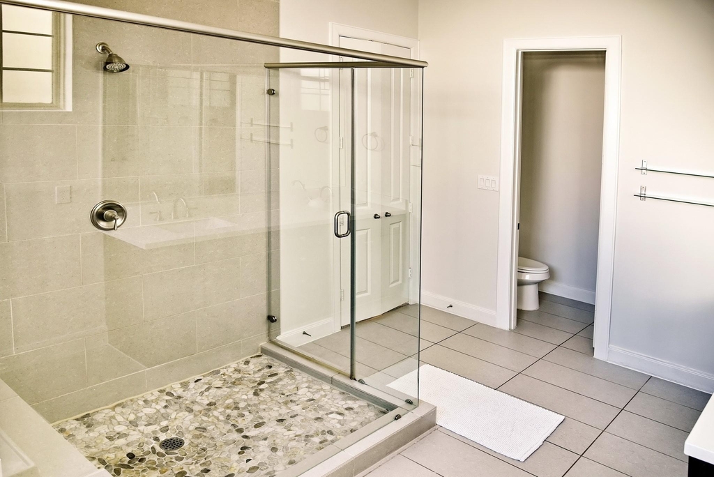 2211 Chenevert Street - Photo 16