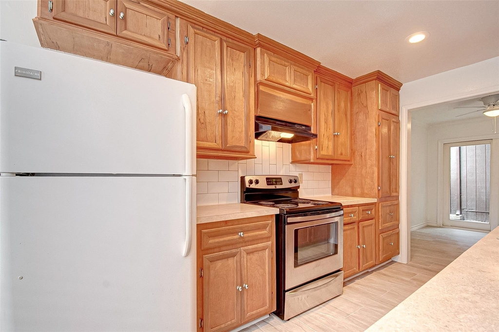 8312 Augustine Drive - Photo 5
