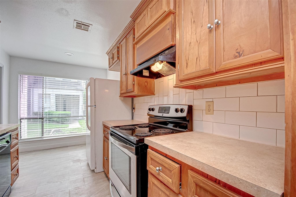 8312 Augustine Drive - Photo 8