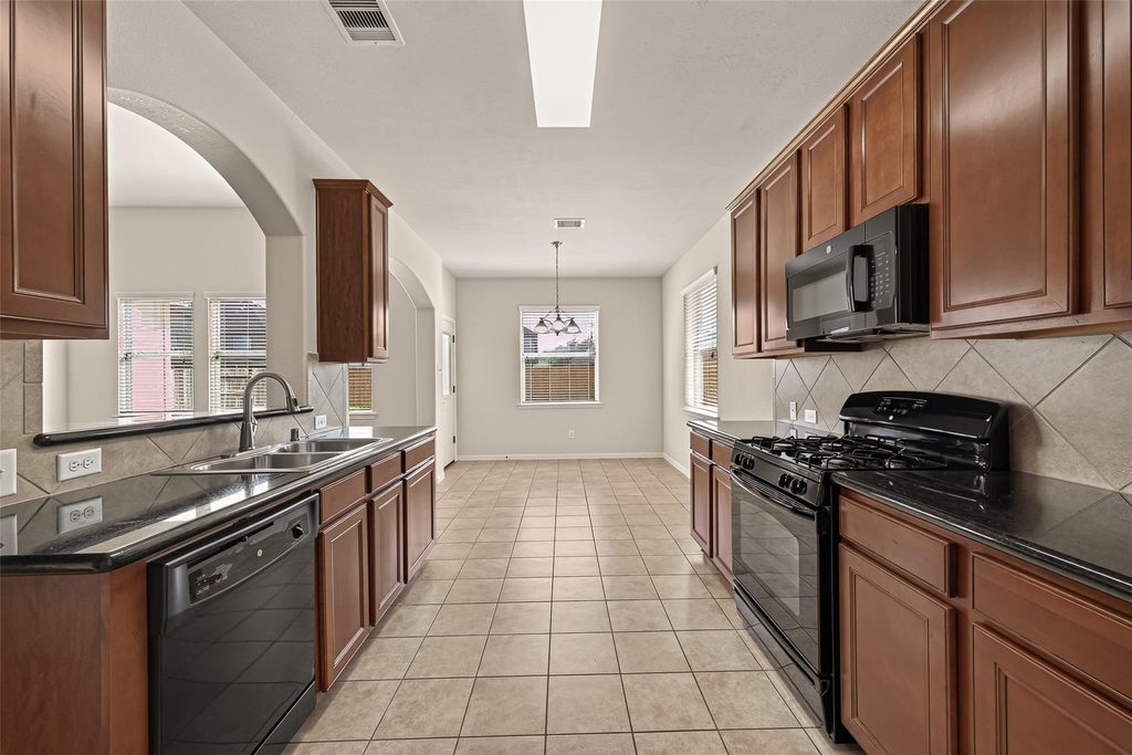 9118 Cavalier Lane - Photo 18