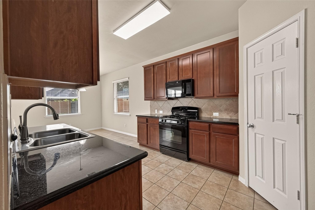 9118 Cavalier Lane - Photo 19