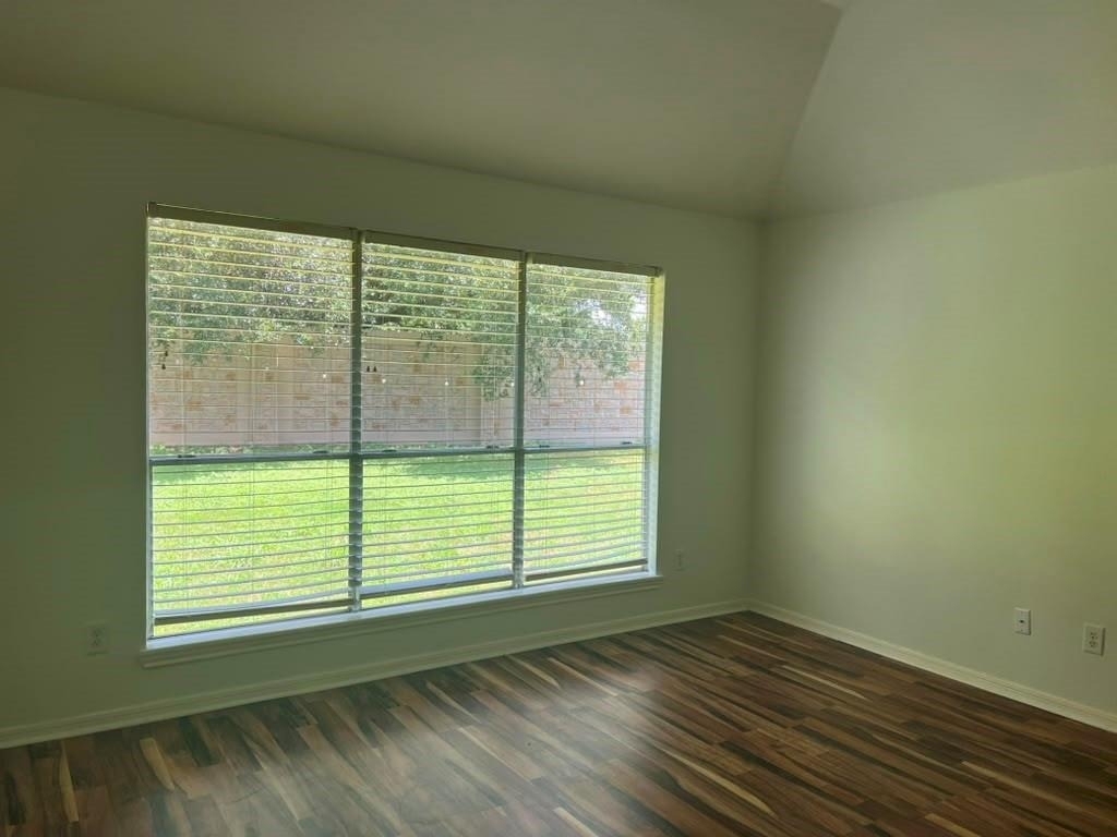 5523 Waverdale Court - Photo 3