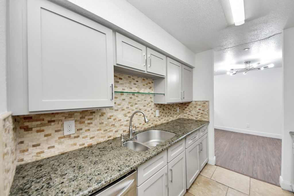 9700 Leawood Boulevard - Photo 15