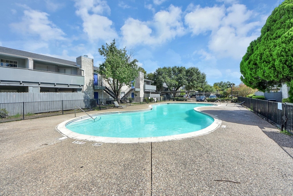 9700 Leawood Boulevard - Photo 32