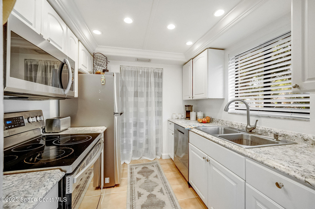 200 International Drive - Photo 12